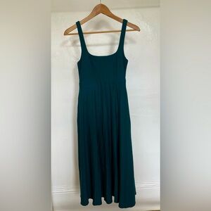 Beyond Yoga Featherweight - At The Ready Squareneck Dress - Medium
